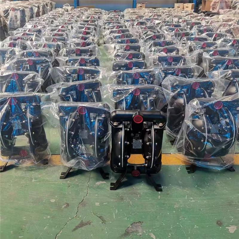 華礦重工一批隔膜泵發(fā)往甘肅平涼